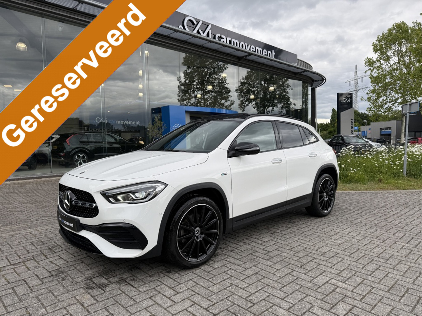 Mercedes-Benz Gla 250 E 250 e AMG Line I Night I Pano I 360 I Meerspaaks I Carplay 2020 - voorkant