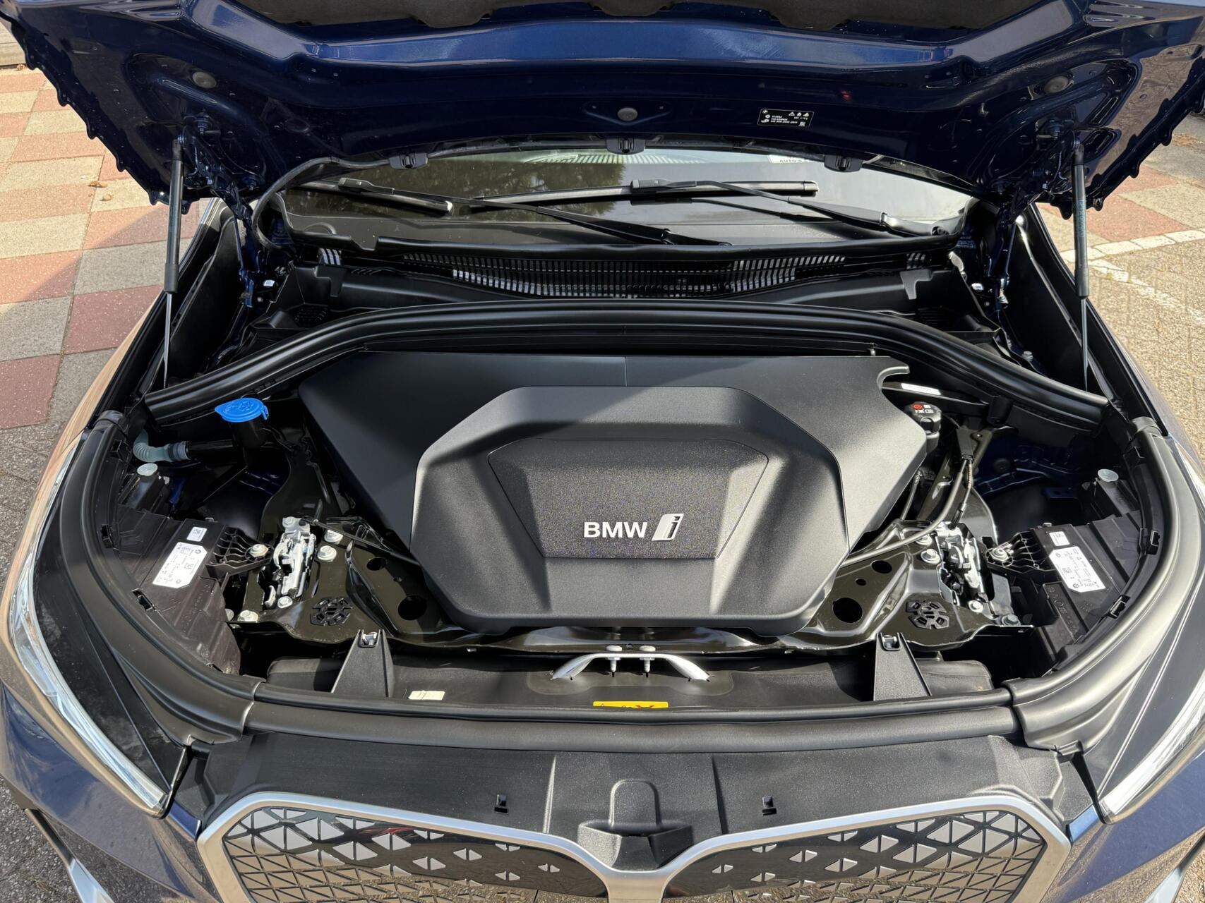 Foto van BMW Ix1