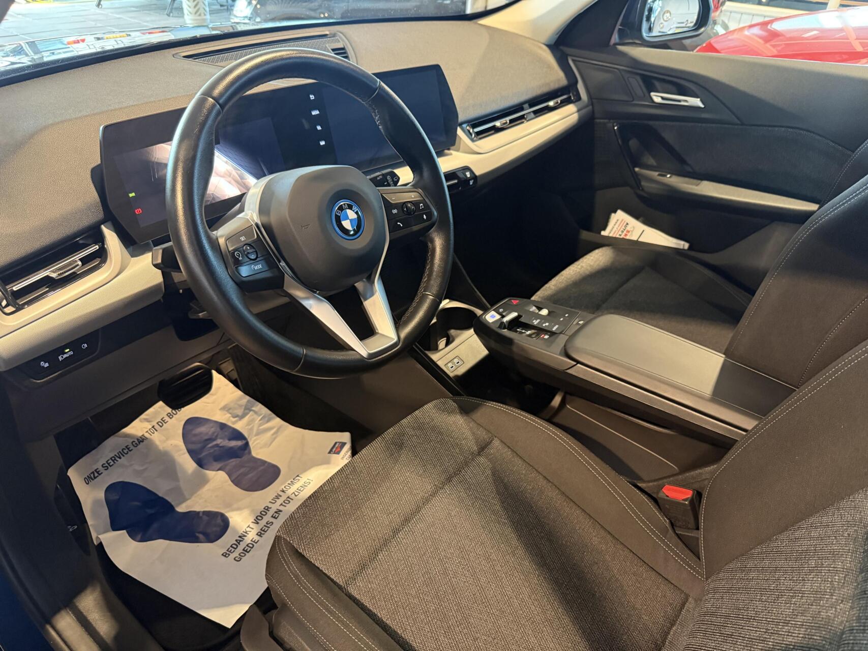 Foto van BMW Ix1