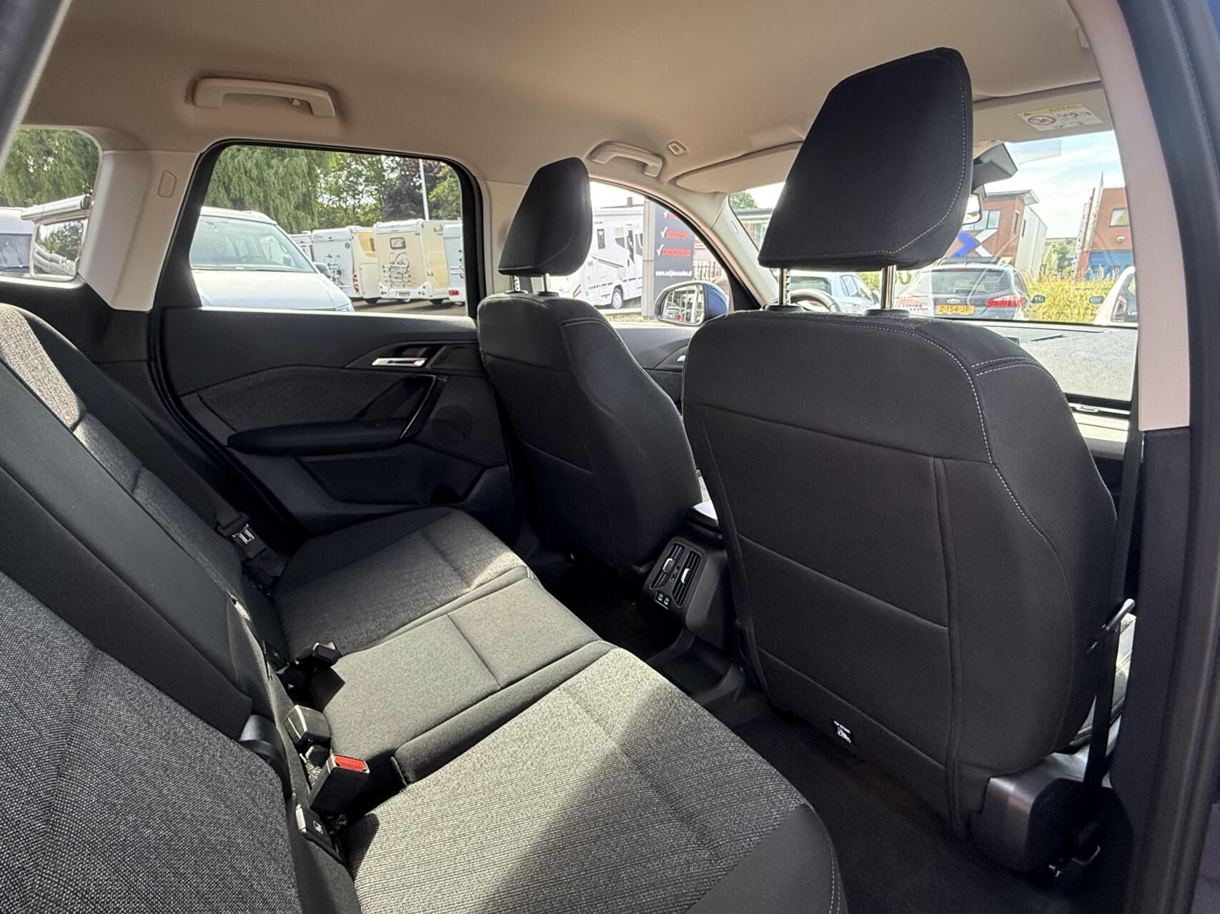 Foto van BMW Ix1