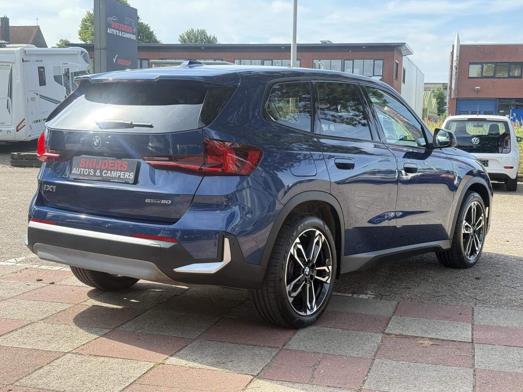 Foto van BMW Ix1