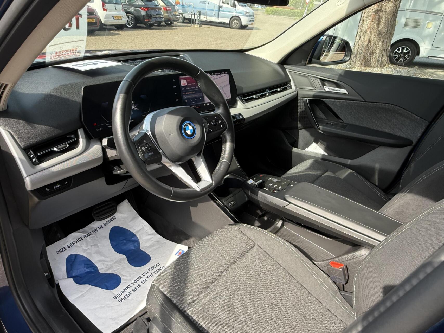 Foto van BMW Ix1