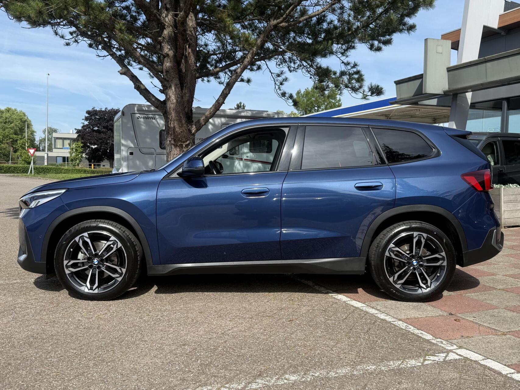 Foto van BMW Ix1