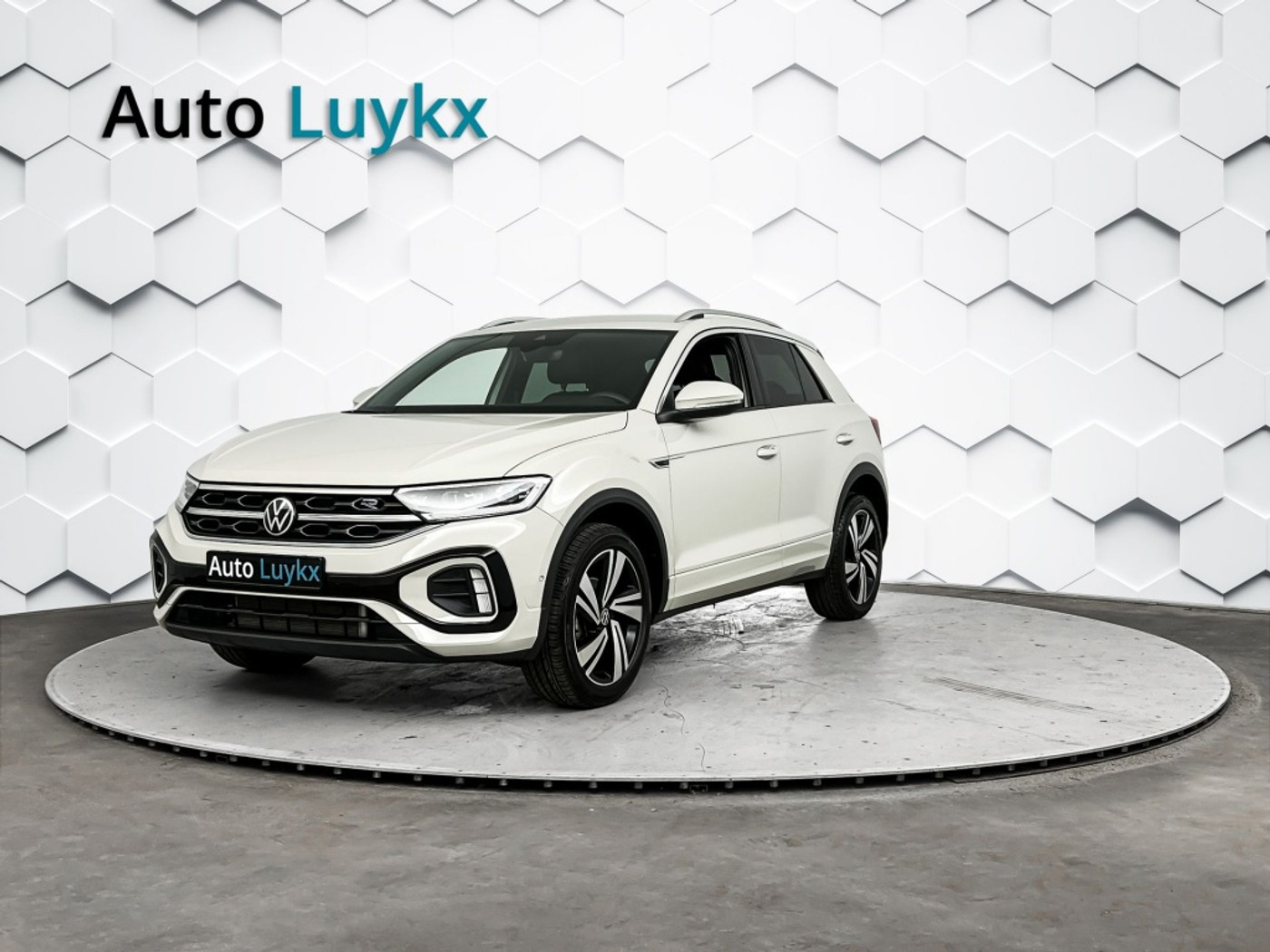 Volkswagen T-roc 1.5 TSI R-Line DSG Automaat | IQ Light | Elektrische Achterklep | Winterpakket 2024 - voorkant