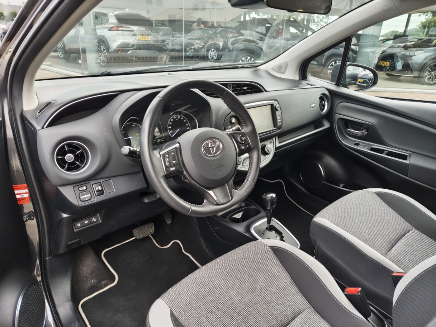 Foto van Toyota Toyota Yaris Hybrid
