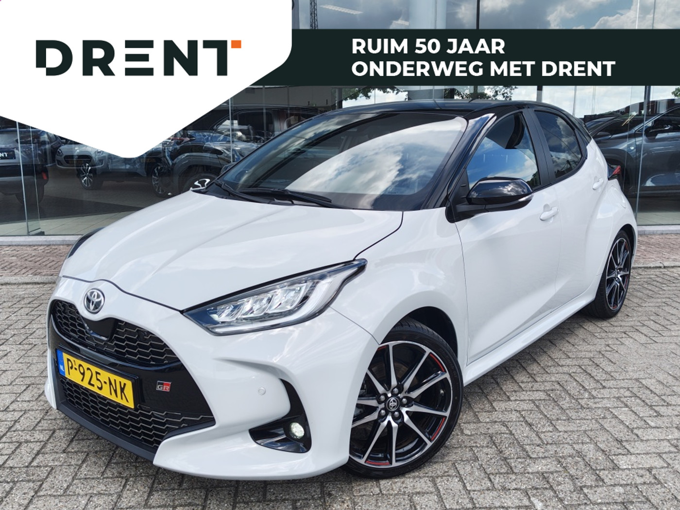 Toyota Toyota Yaris 1.5 Hybrid GR Sport | Premium Pack | Trekhaak | Pano | JBL | HUD 2022 - voorkant