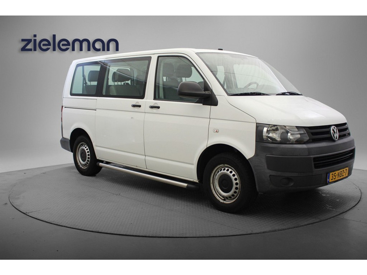 Volkswagen Transporter Kombi 2.0 TDI L1H1 Tr.Base 2010 - voorkant