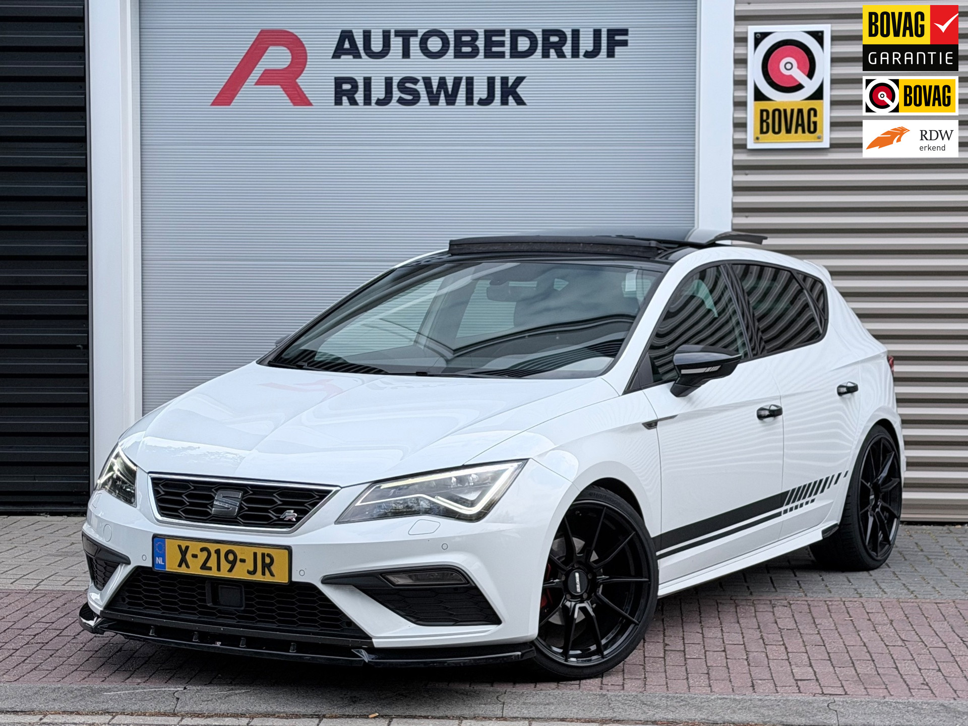 Seat Leon 1.4 EcoTSI FR Business Intense Pano/Camera/Sfeer 2018 - voorkant