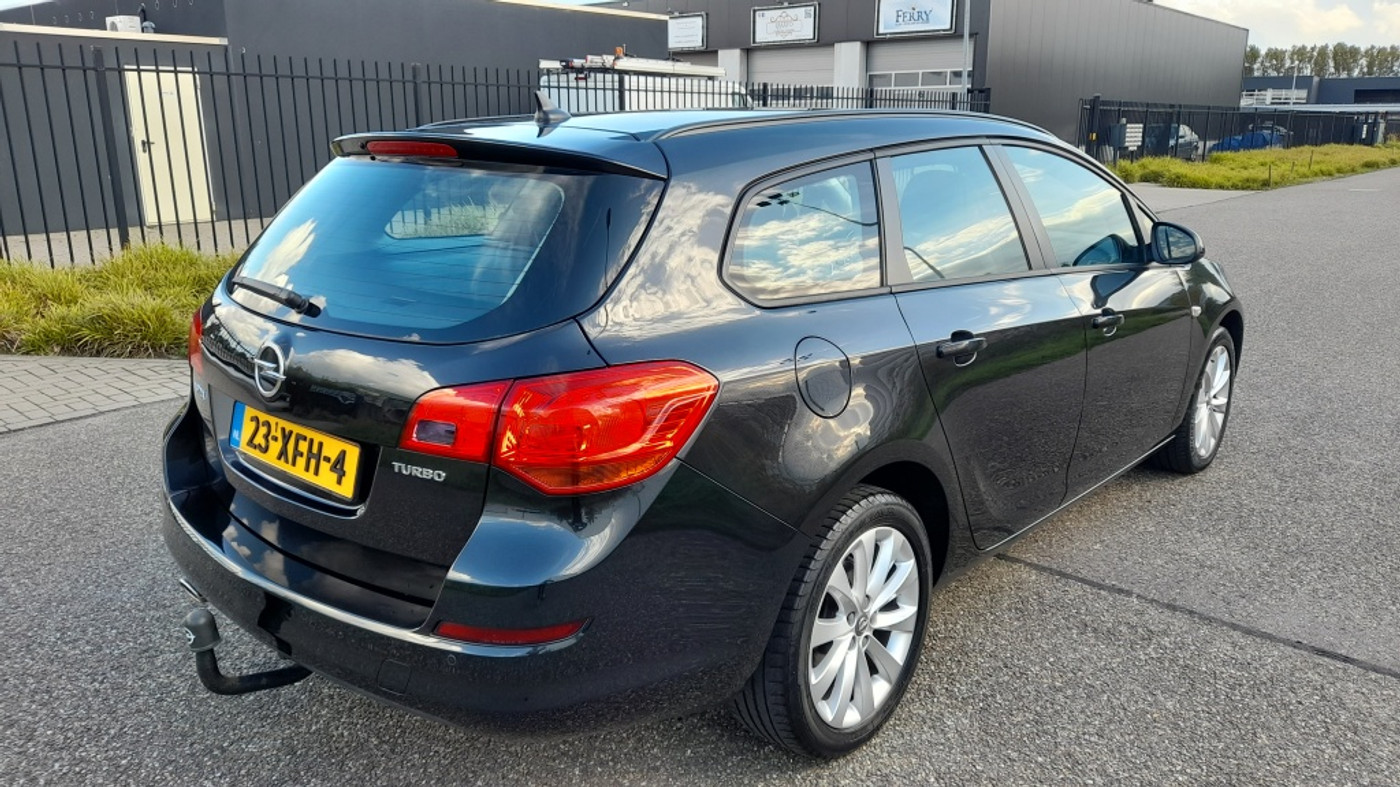 Foto van Opel Astra Sports Tourer