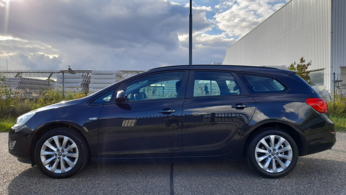 Foto van Opel Astra Sports Tourer