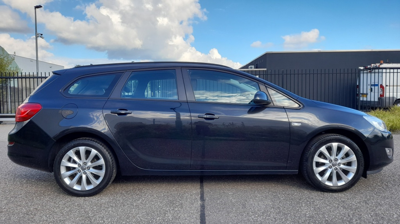 Foto van Opel Astra Sports Tourer