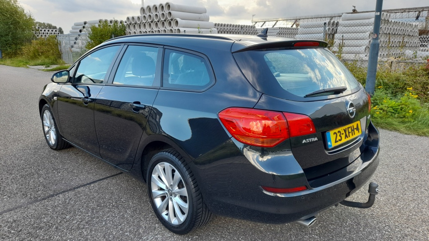 Foto van Opel Astra Sports Tourer