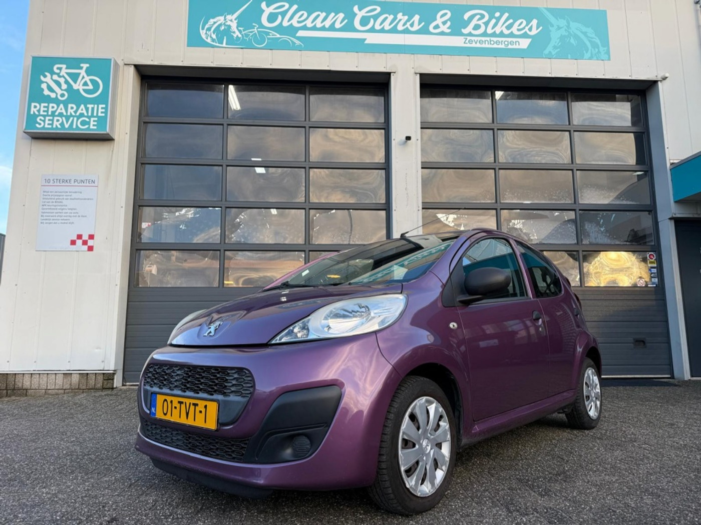 Peugeot 107 1.0 Access Accent 2012 - voorkant