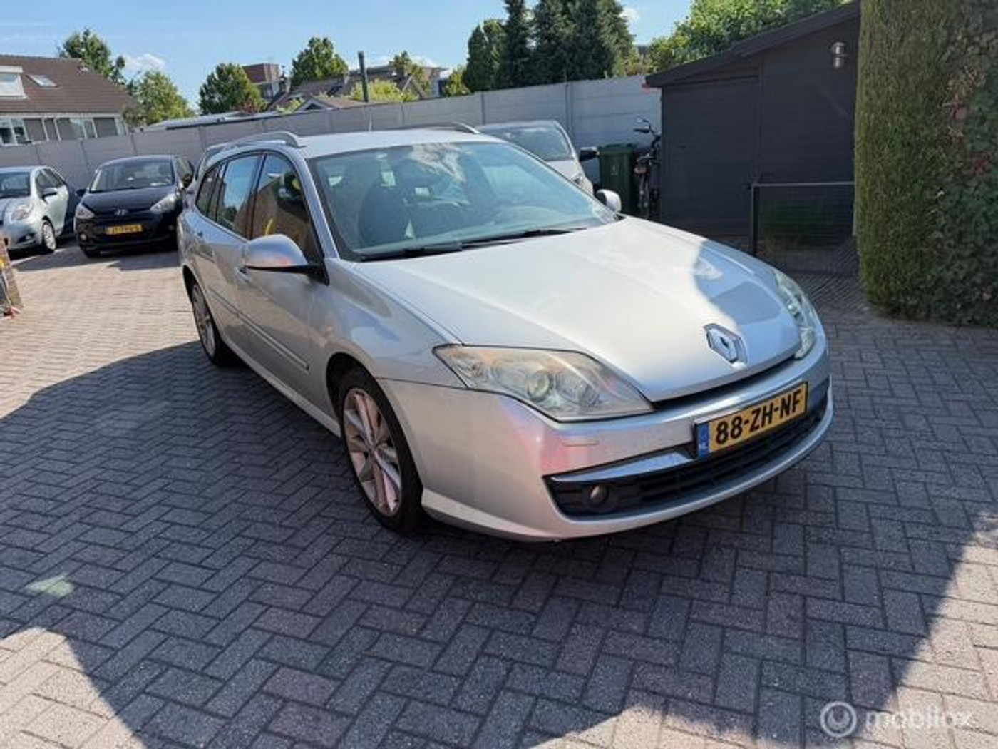 Renault Laguna 2.0 dCi Automaat EXPORT Prima staat! 2008 - voorkant