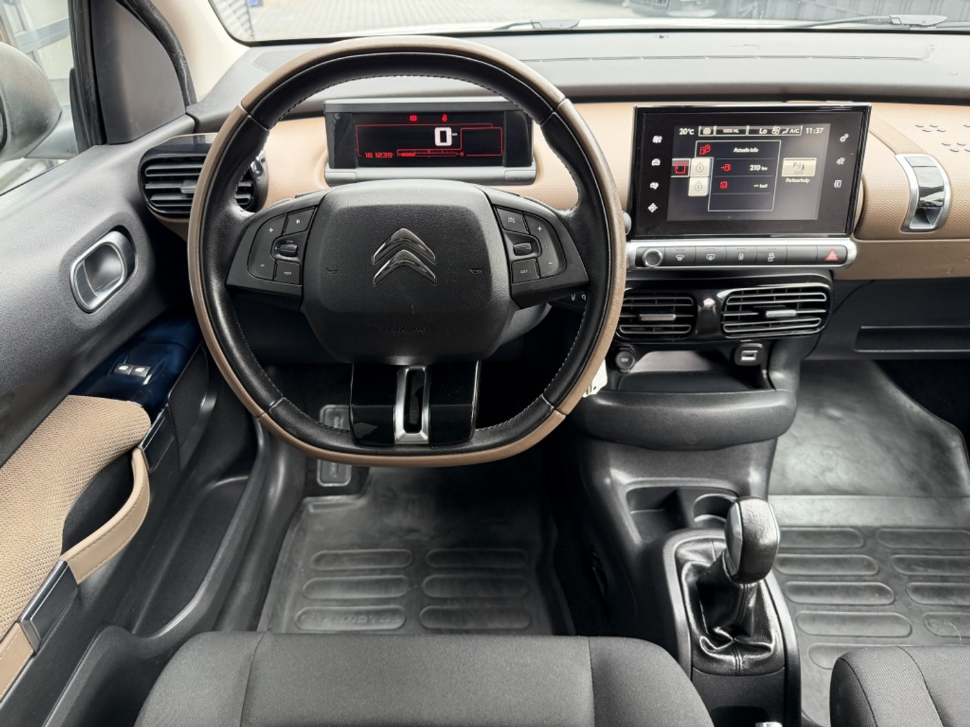 Foto van Citroen C4 Cactus