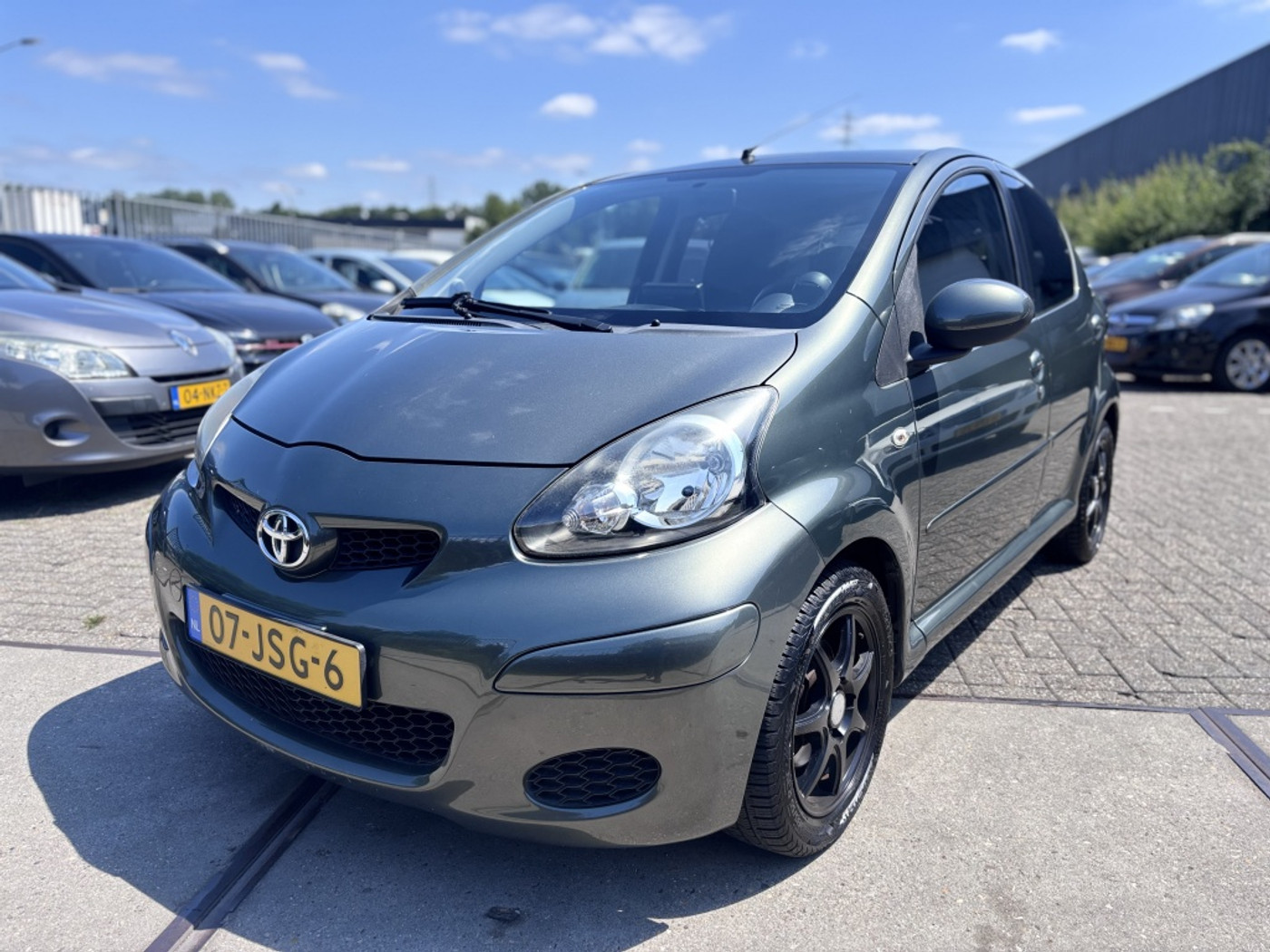 Toyota Toyota Aygo 1.0-12V AIRCO! 2009 - voorkant