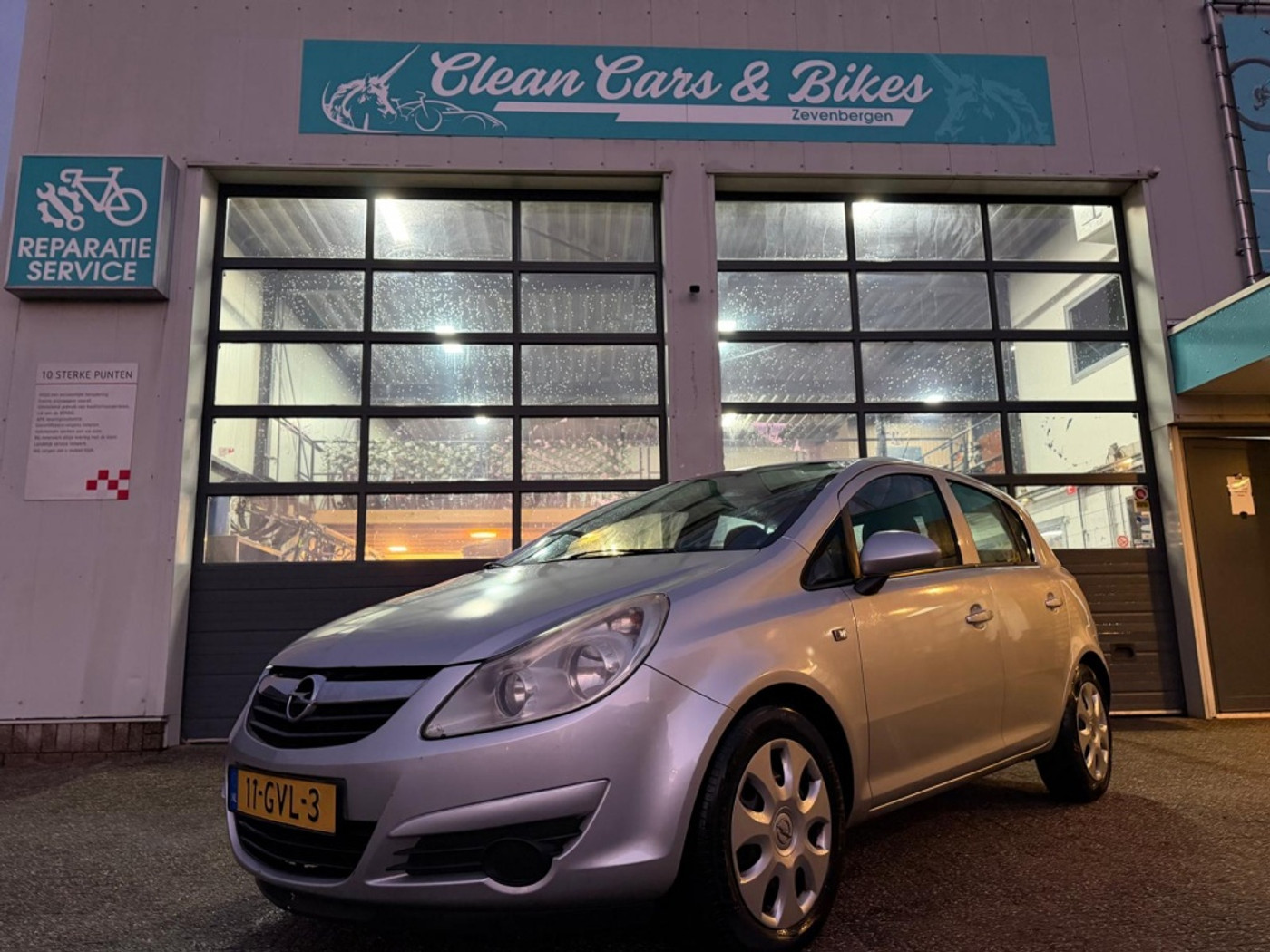 Opel Corsa 1.4-16V Business 2008 - voorkant