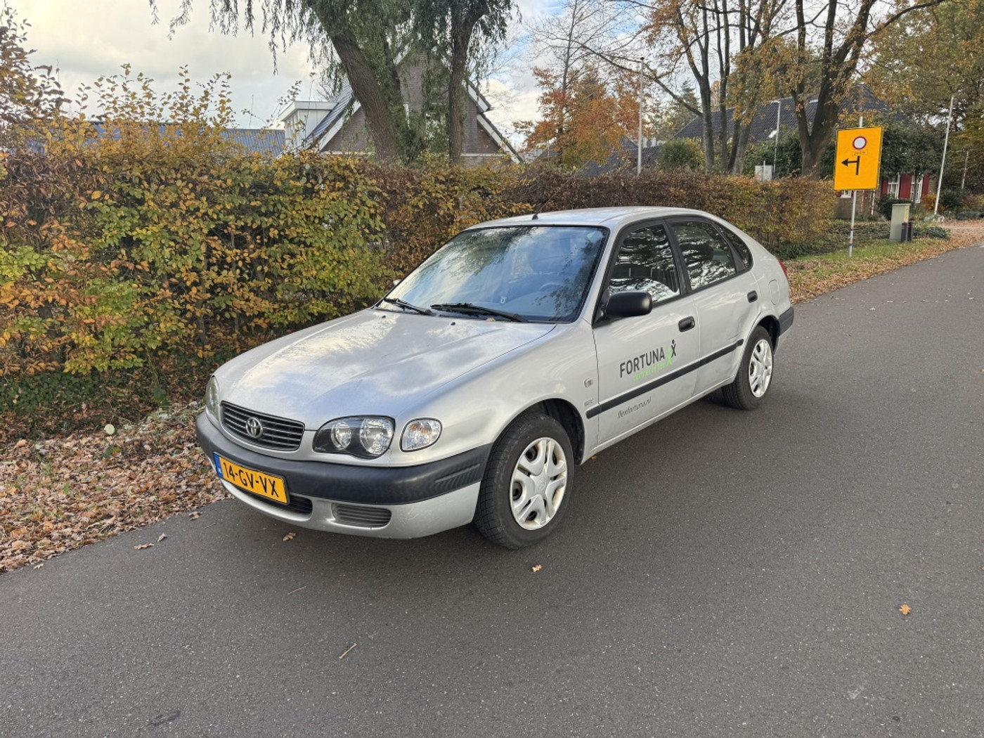Toyota Toyota Corolla 1.4 VVT-i Terra AIRCO 2001 - voorkant