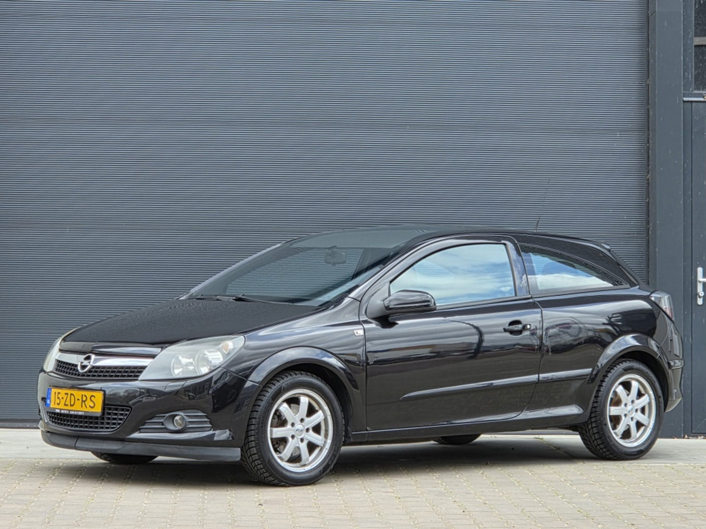 Opel Astra GTC 1.6 Temptation 2008 - voorkant