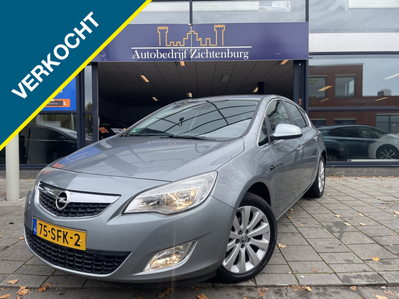 Opel Astra 1.4 Turbo Cosmo/leder/navi/lage km 2011 - voorkant
