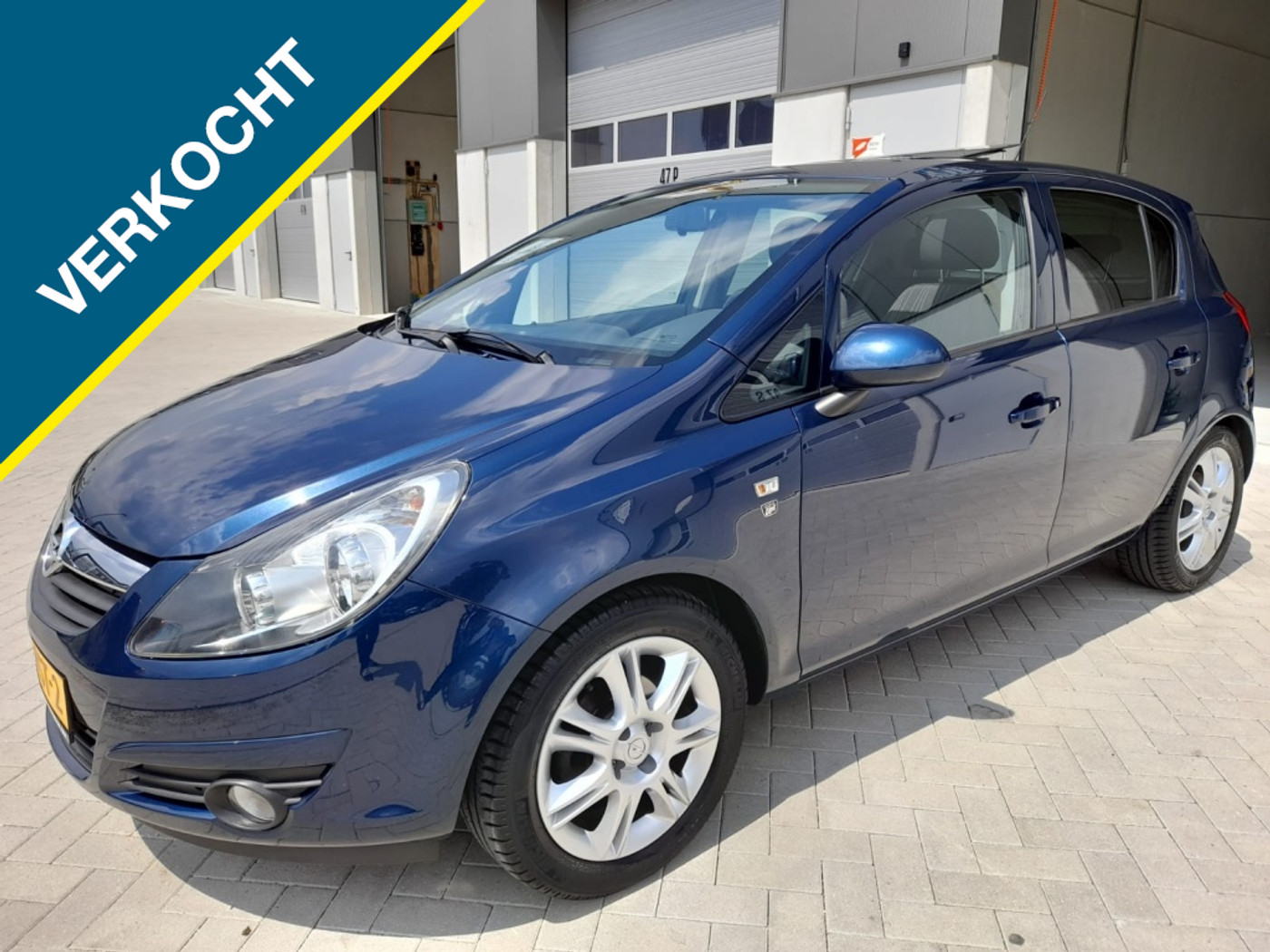 Opel Corsa 1.4-16V 111 Edition 2010 - voorkant