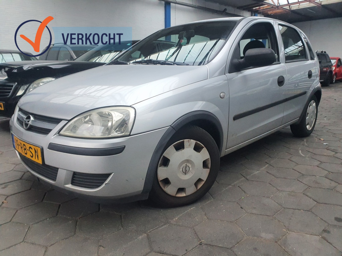 Opel Corsa 1.2-16V Essentia 2005 - voorkant