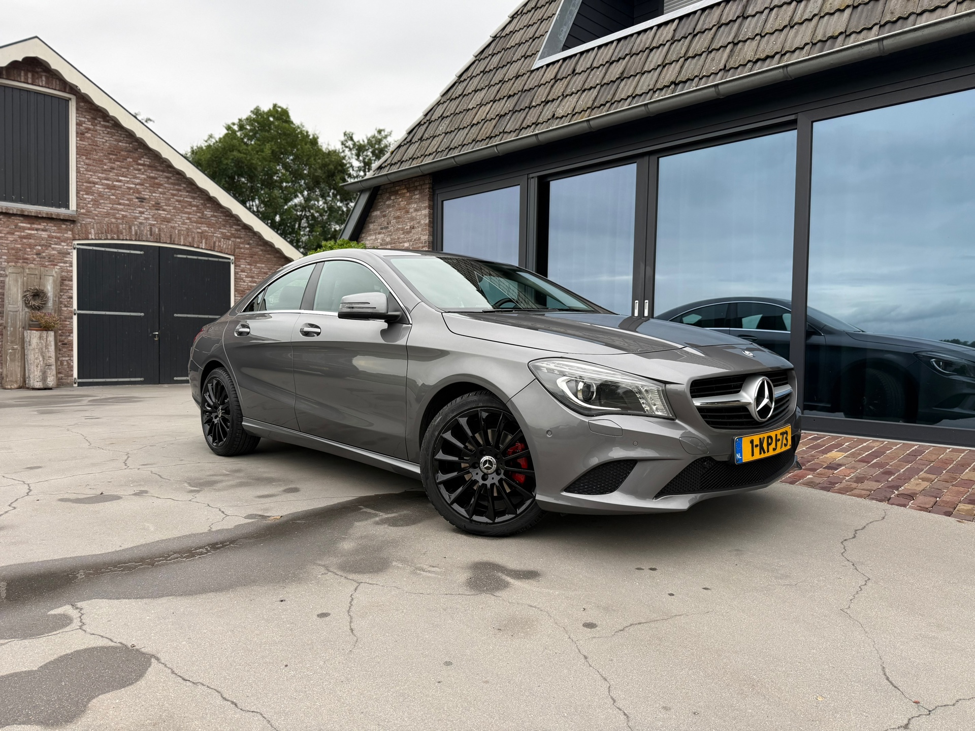 Mercedes-Benz Cla 180 180 Ambition sportieve uitstraling 2013 - voorkant