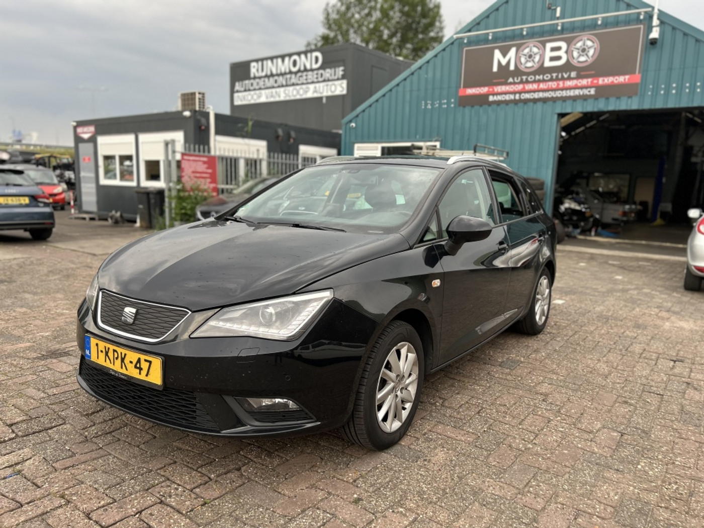 Seat Ibiza ST 1.2 TDI XENON CLIMA PSENSOR LEDER CRUISE 2013 - voorkant