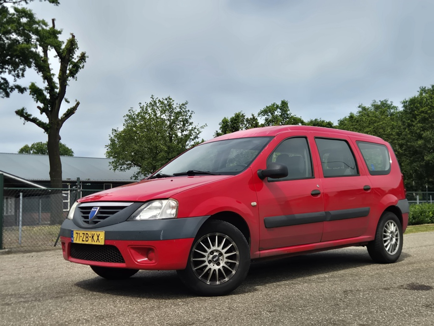 Dacia Logan 1.6 Ambiance 2008 - voorkant