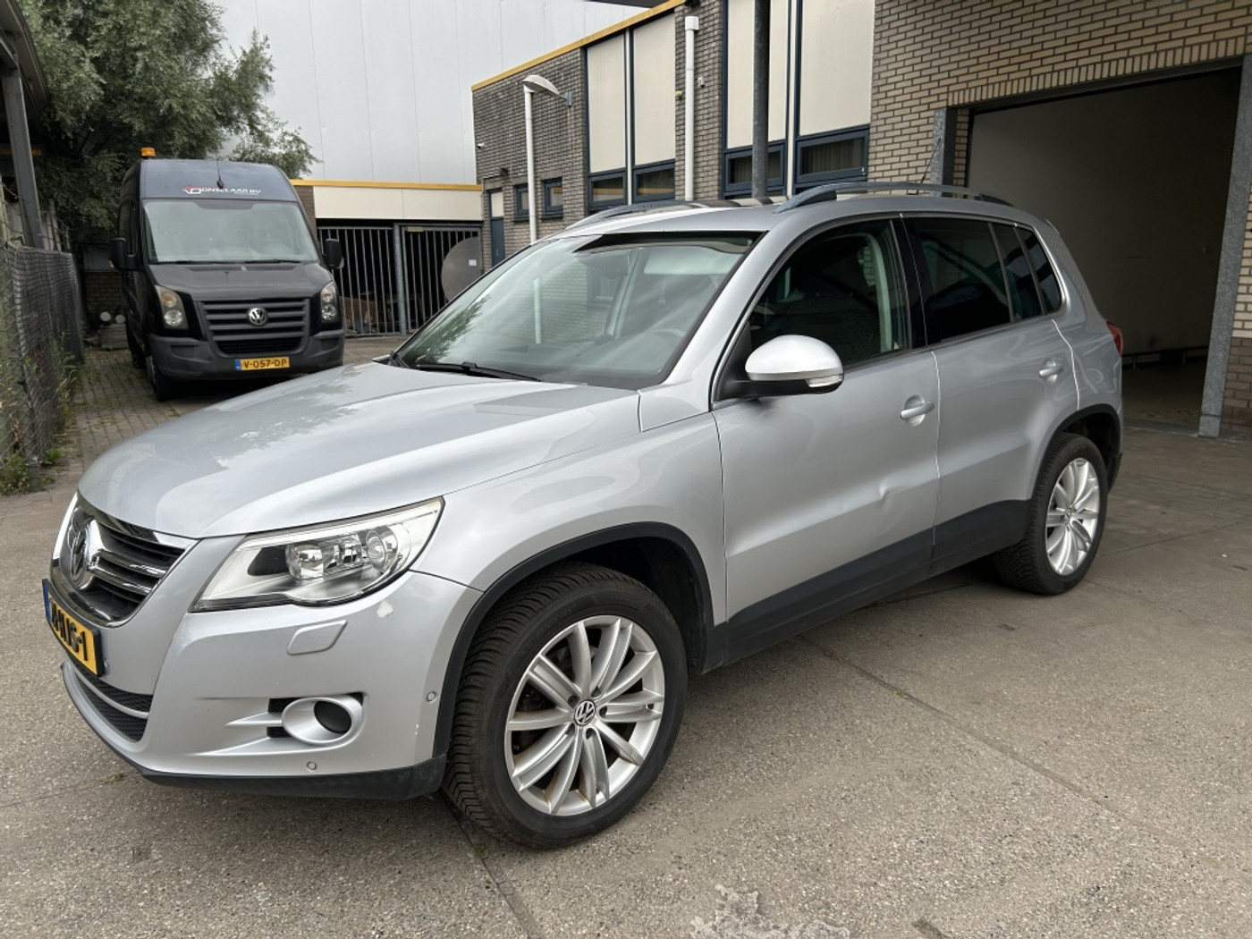 Volkswagen Tiguan 2.0 TDI Sport&St.4M ( Stuurbekrachtiging defect) 2008 - voorkant