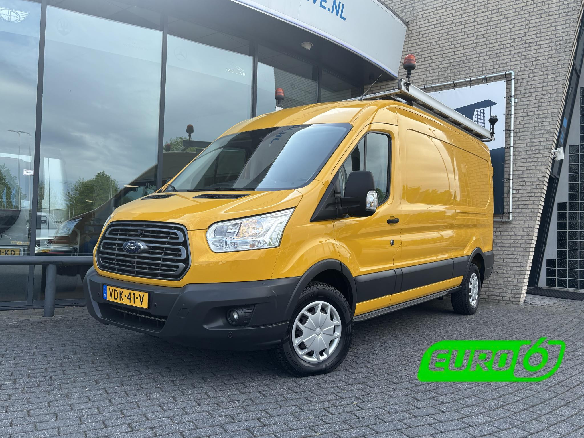 Ford Transit 350 2.0 TDCI L3H2 Tr 2020 - voorkant