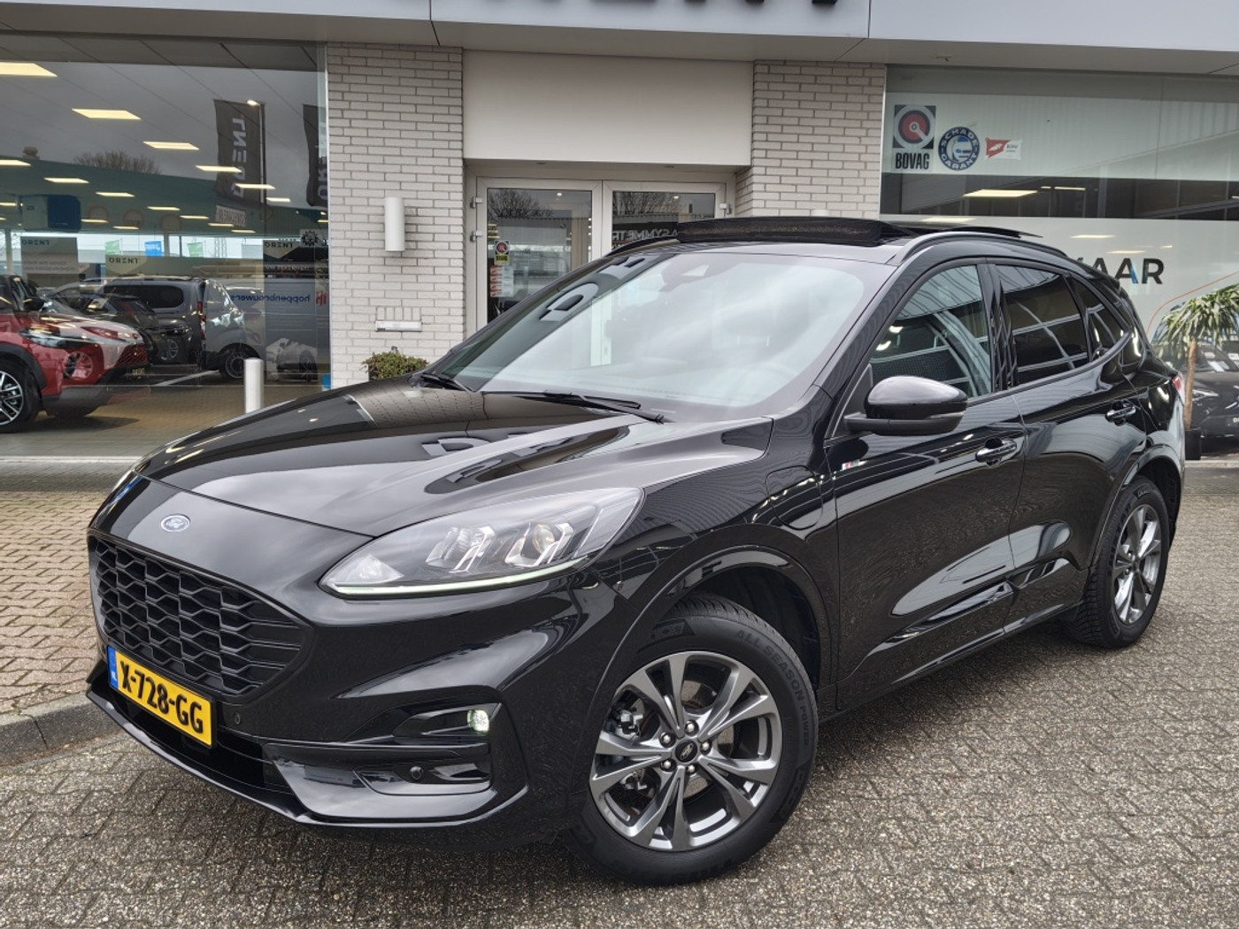 Ford Kuga 2.5 PHEV ST-Line | Trekhaak | El. Schuifdak | Navi | Sensoren 2023 - voorkant