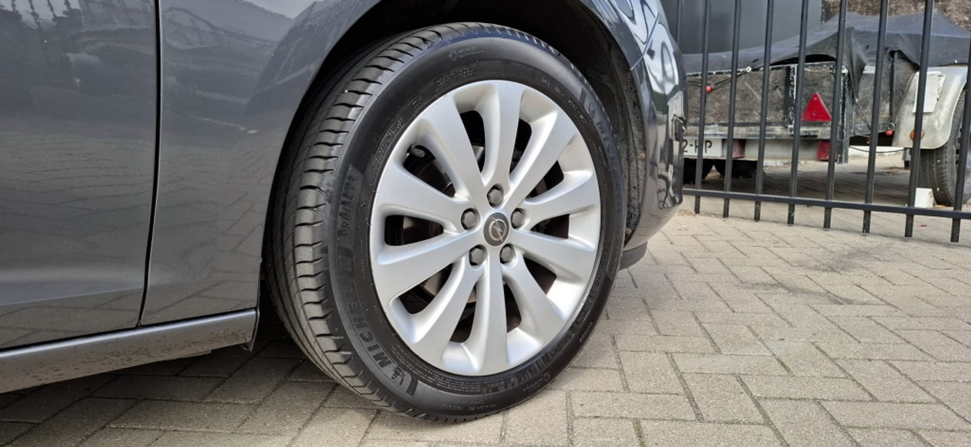Foto van Opel Astra Sports Tourer