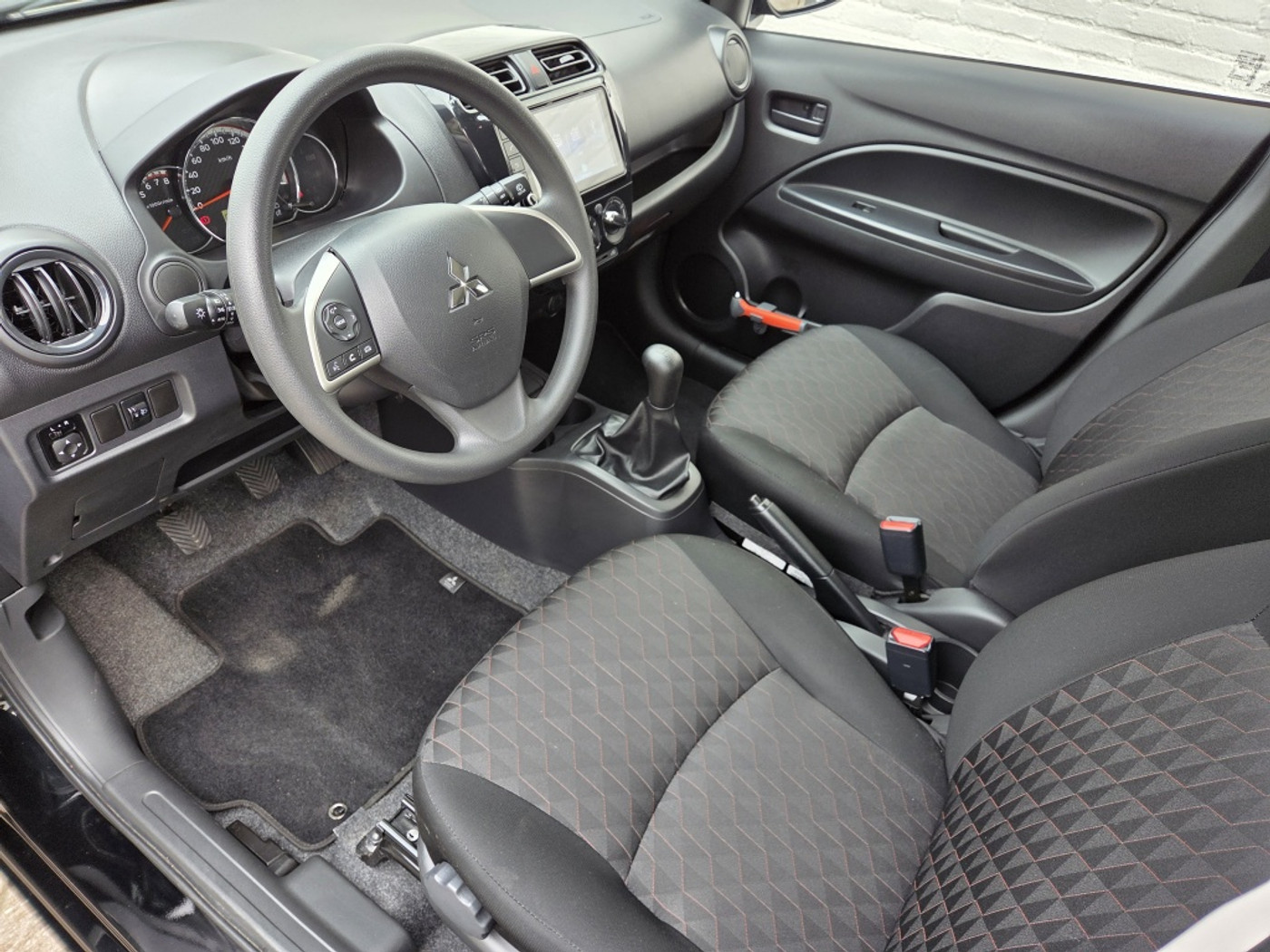Foto van Mitsubishi Space Star