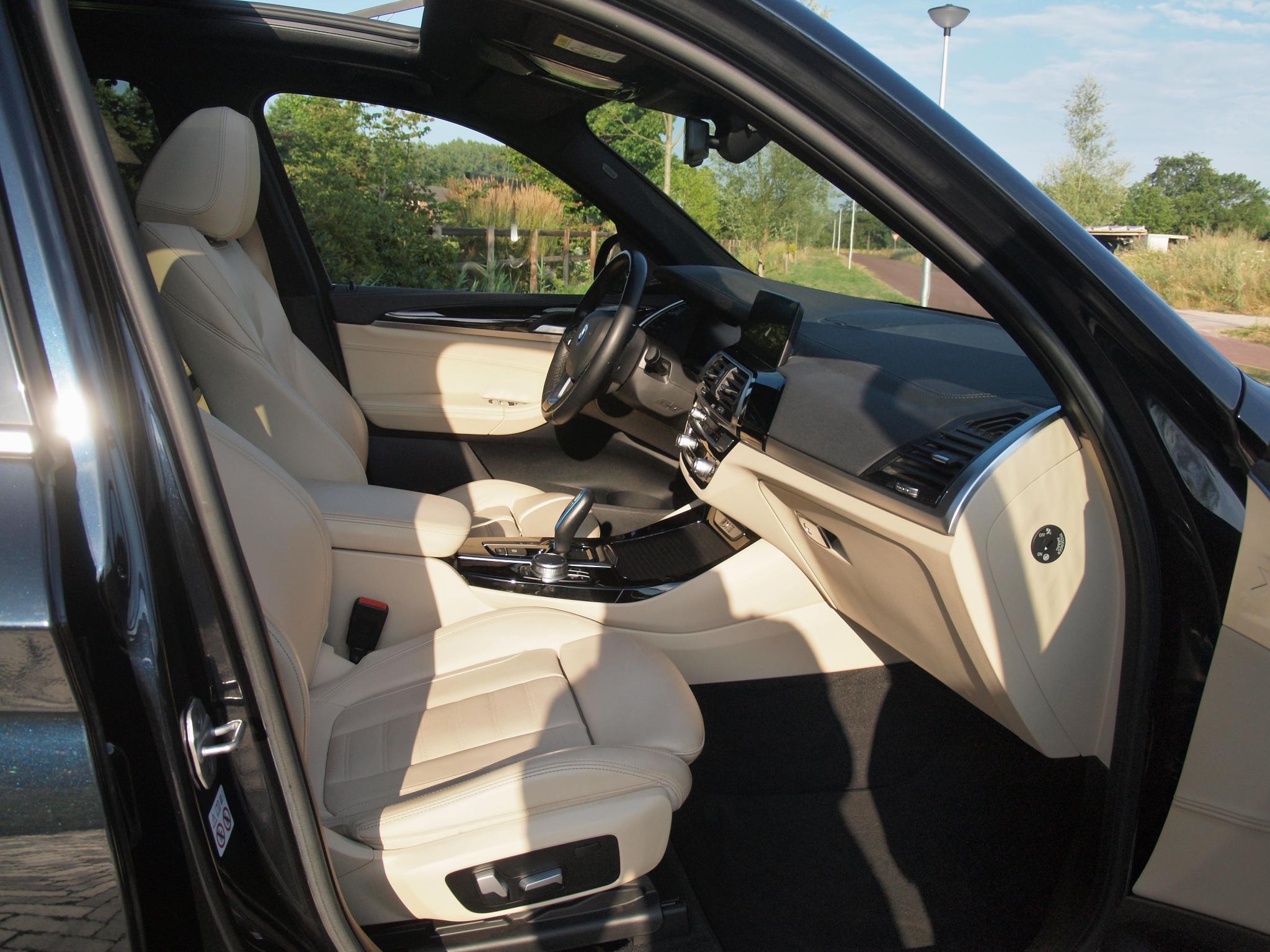 Foto van BMW Ix3