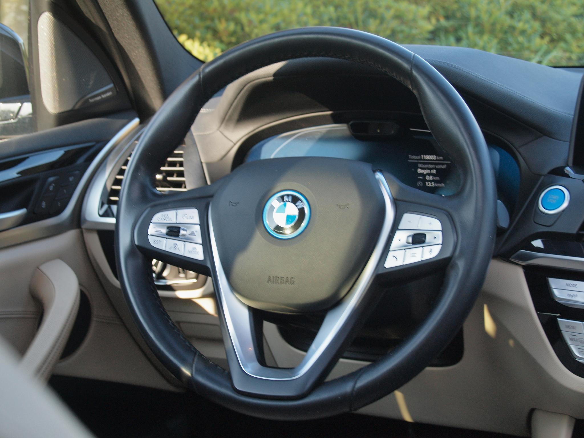 Foto van BMW Ix3