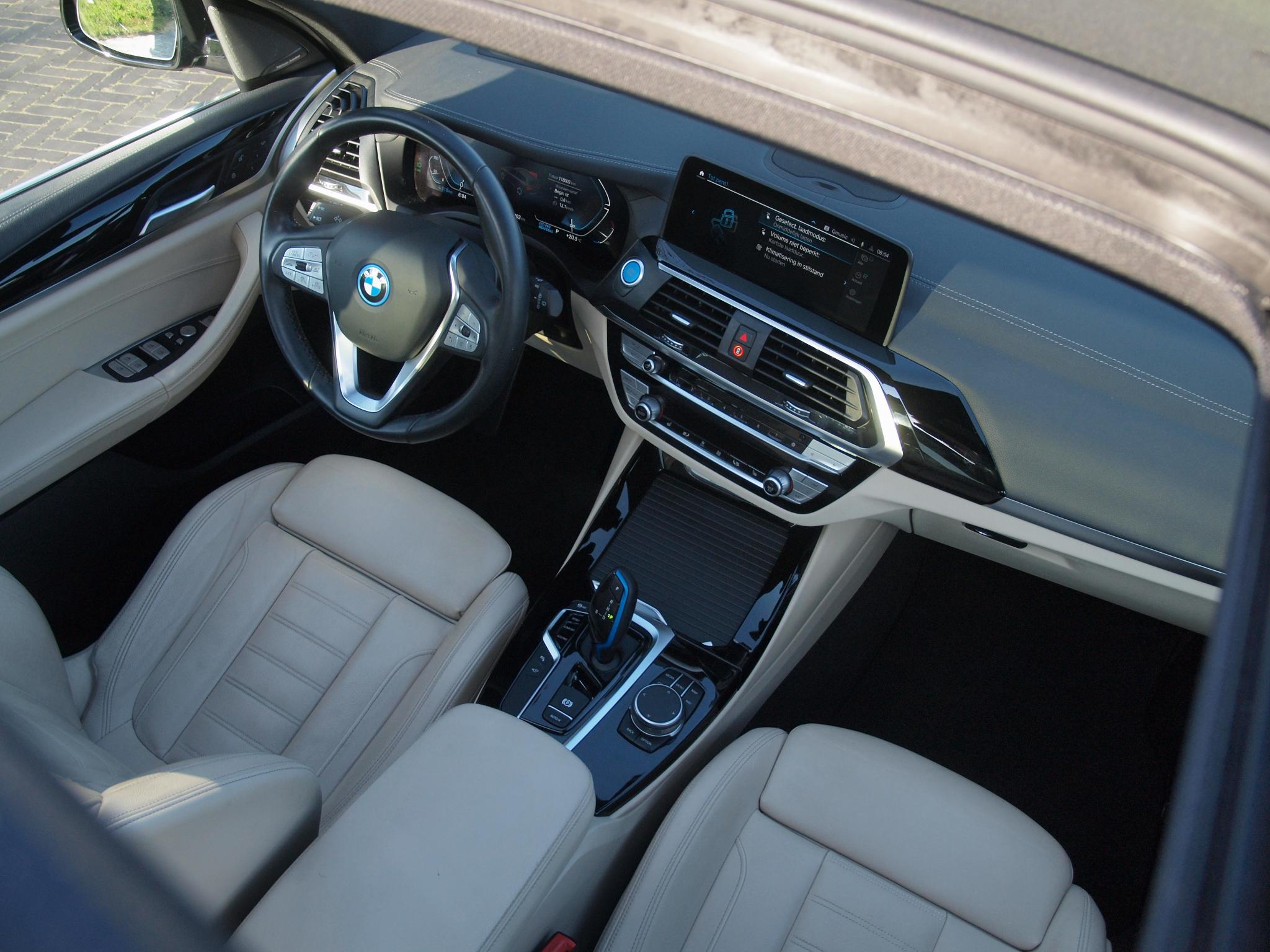 Foto van BMW Ix3