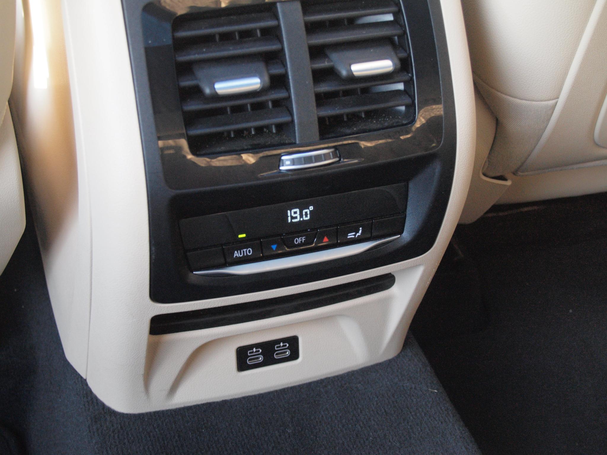 Foto van BMW Ix3