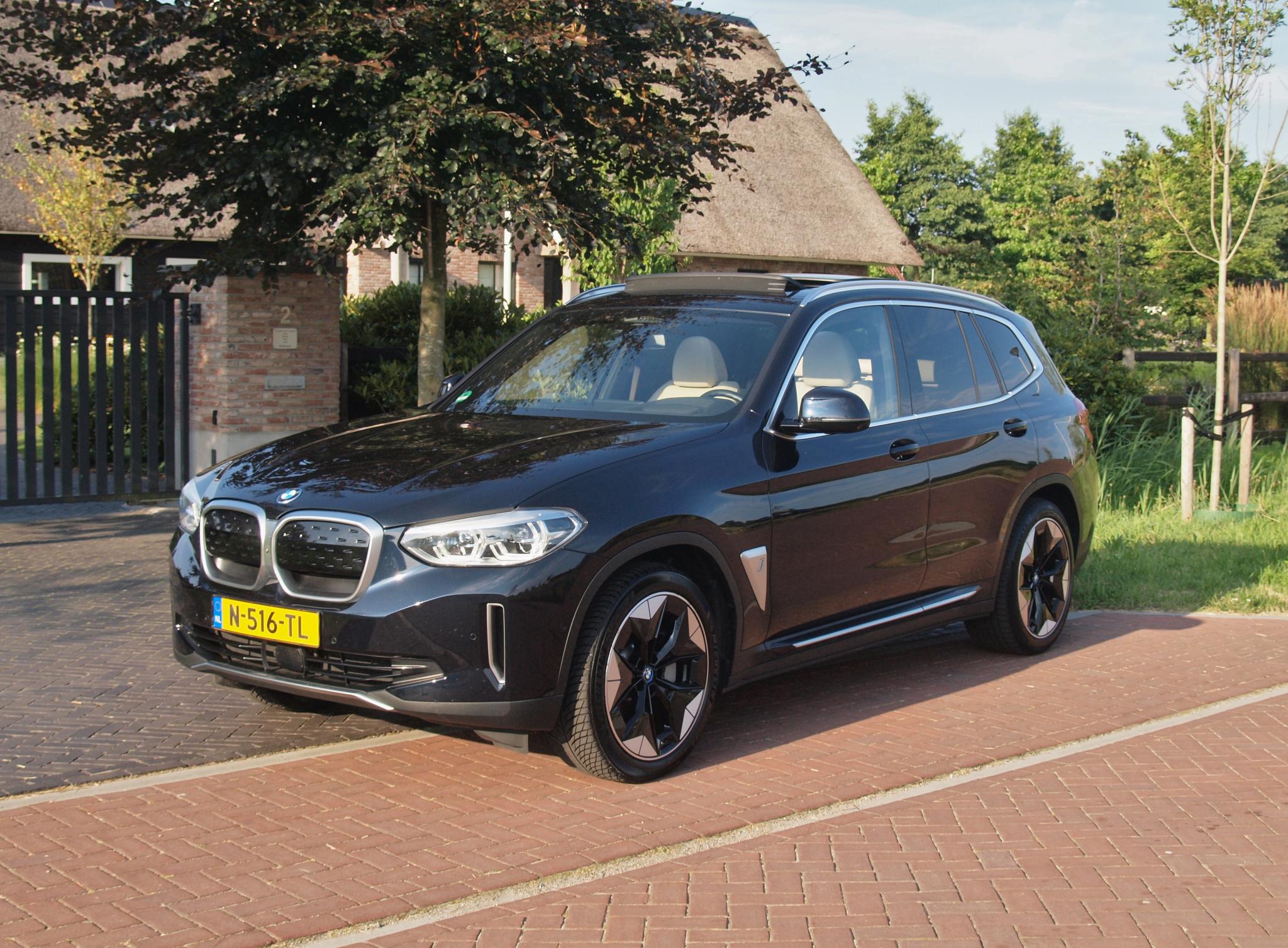Foto van BMW Ix3