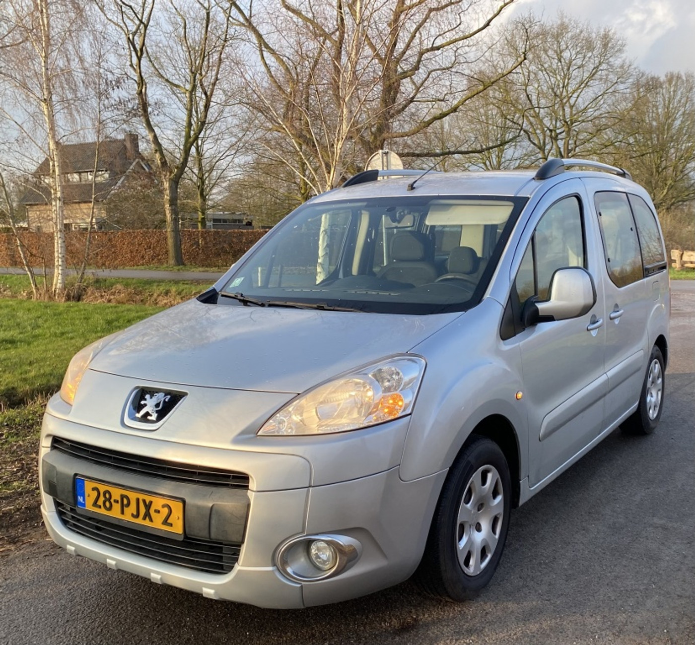 Peugeot Partner Tepee 1.6 VTi XT Style 2011 - voorkant