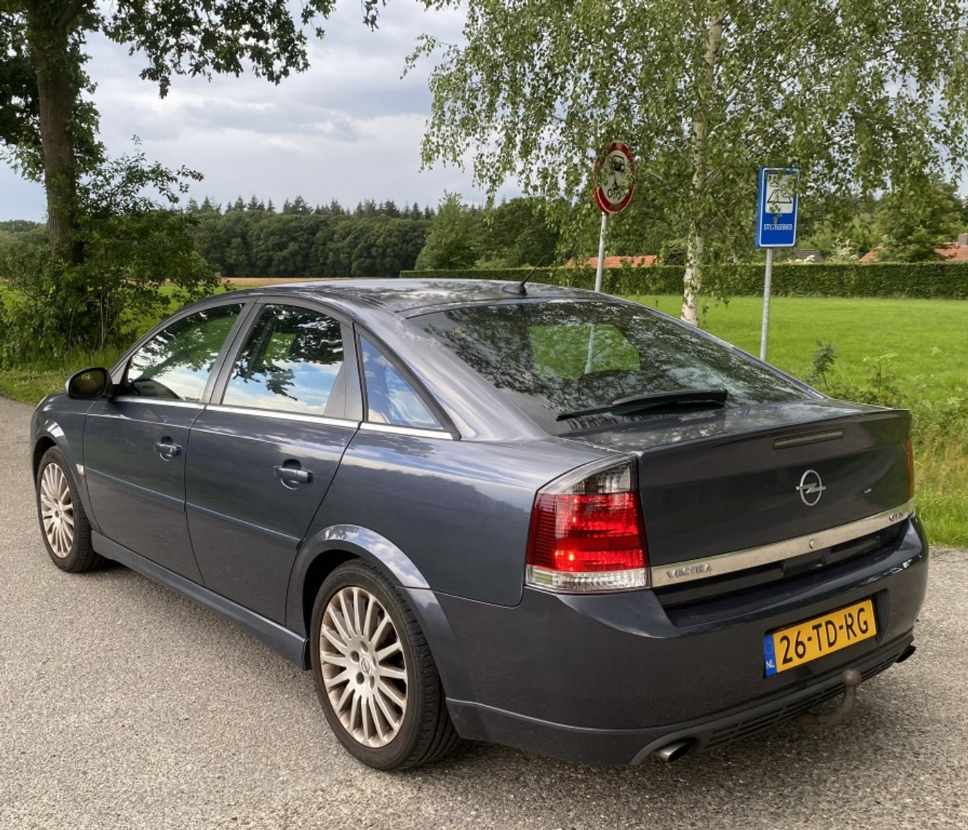 Foto van Opel Vectra GTS