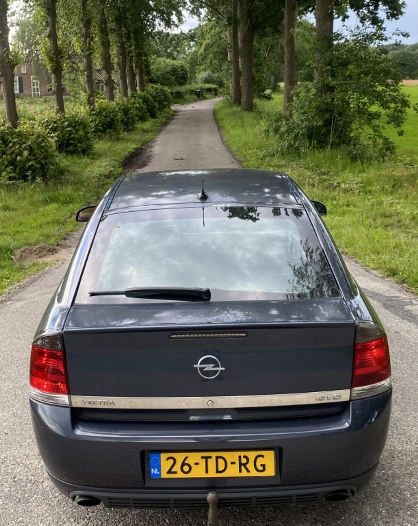 Foto van Opel Vectra GTS