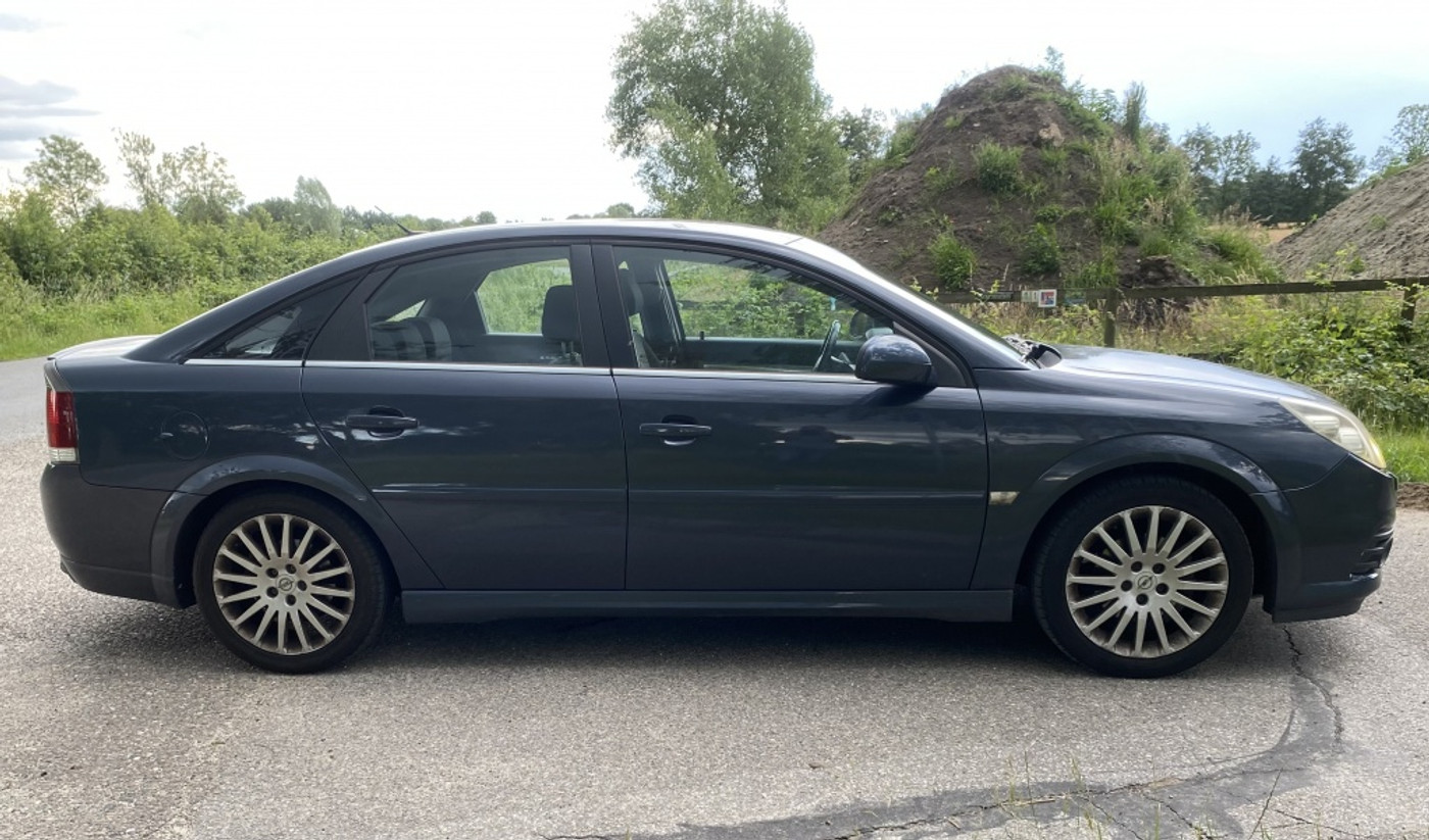 Foto van Opel Vectra GTS