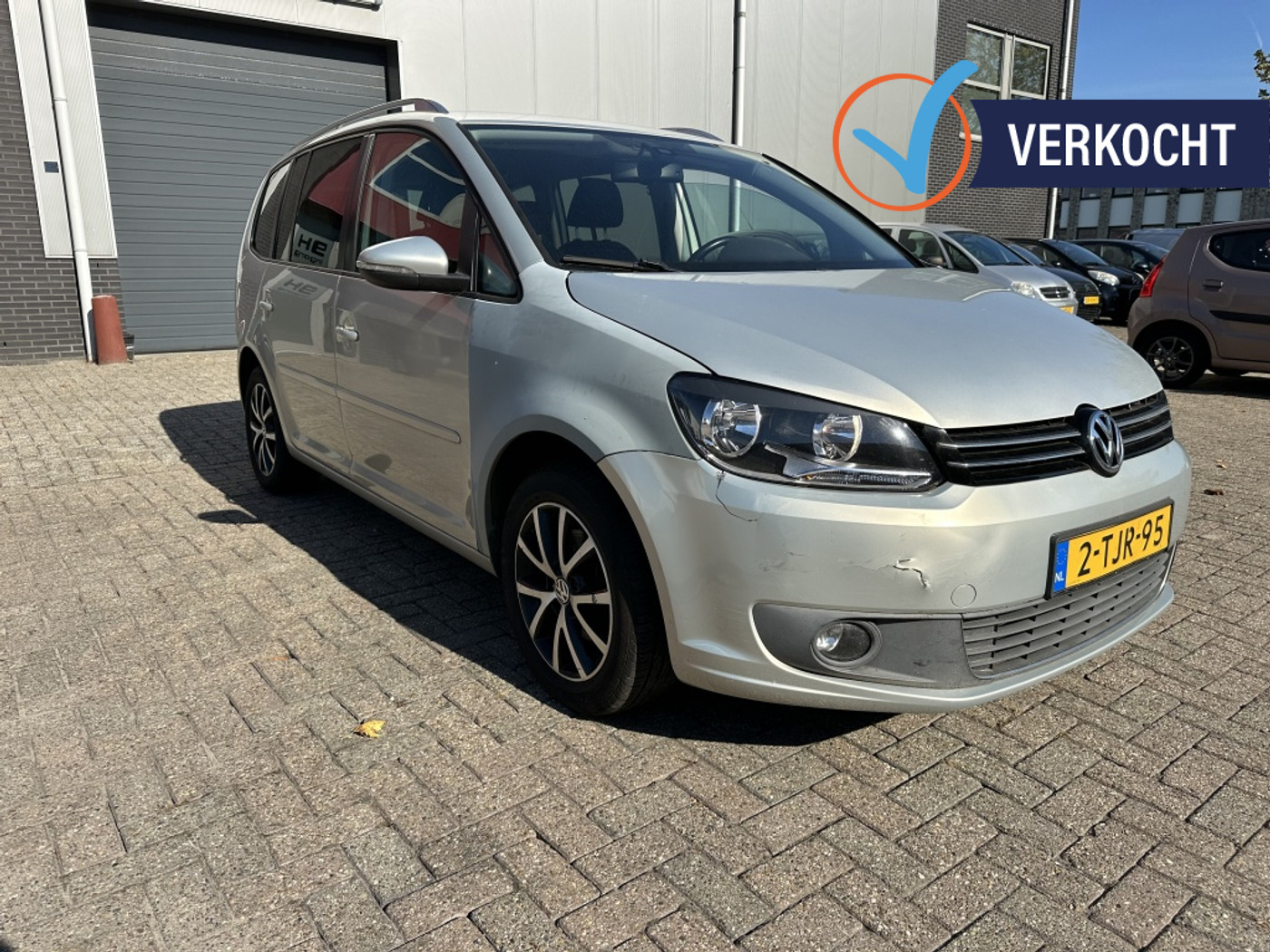 Volkswagen Touran VERKOCHT 1.6 TDI Highline VOL OPTIES LICHTE SCHADE! 2011 - voorkant