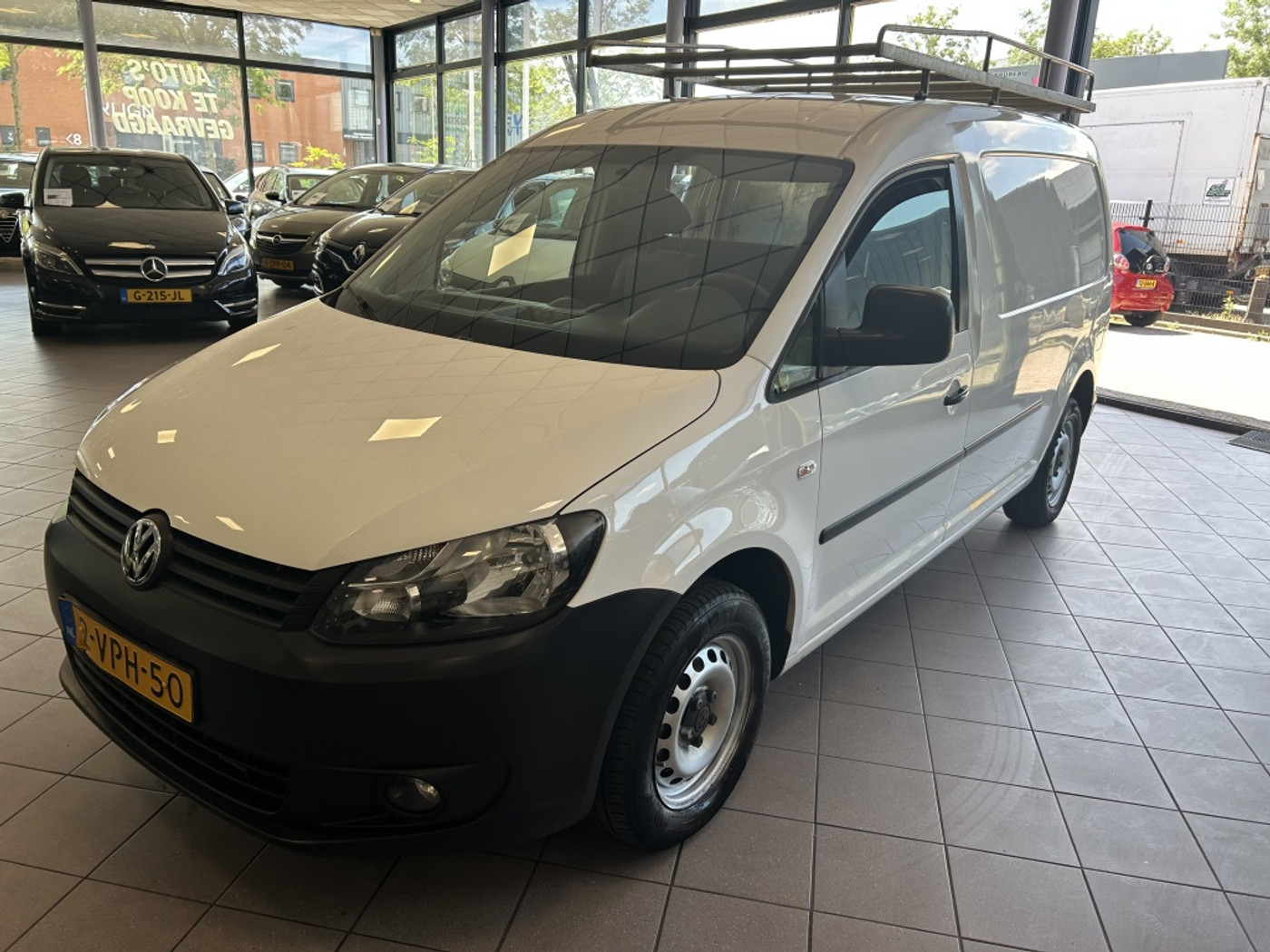 Volkswagen Caddy 1.6 TDI Maxi Eerste EIG 177 DKM AIRCO BJ 2011 !!! 2011 - voorkant