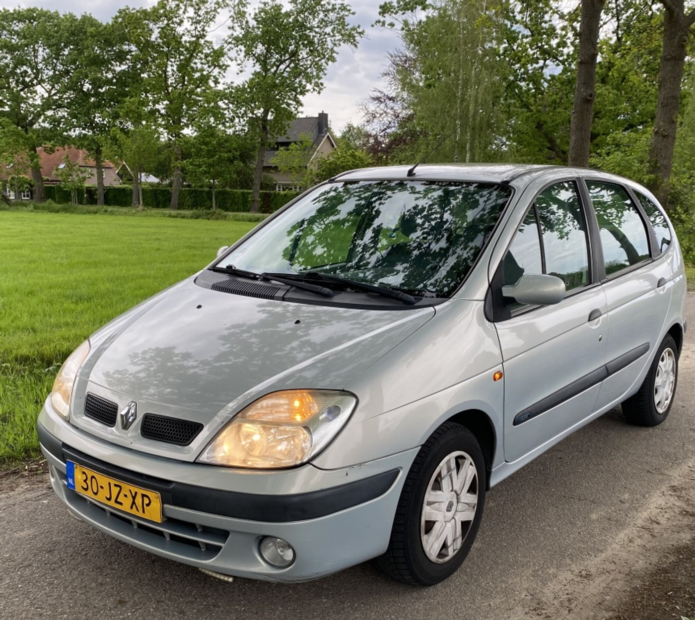 Renault Megane Scenic 1.6-16V 2002 - voorkant