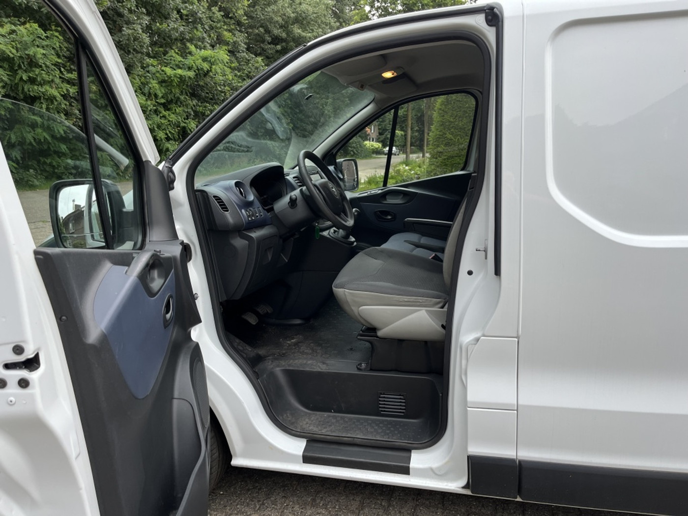 Foto van Opel Vivaro-b