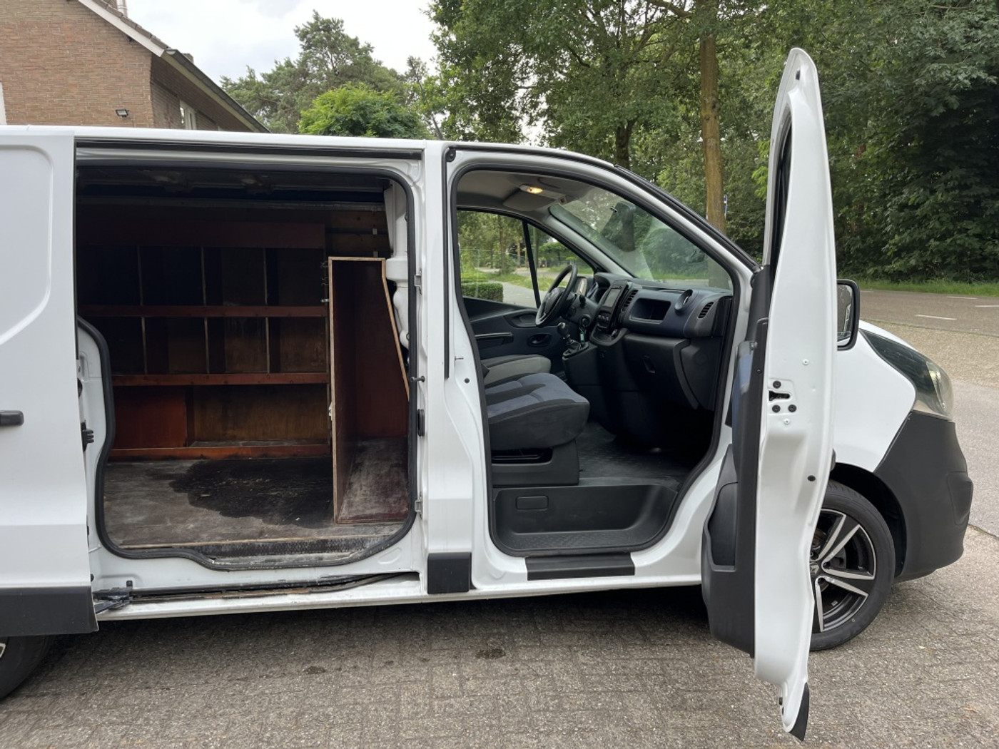 Foto van Opel Vivaro-b