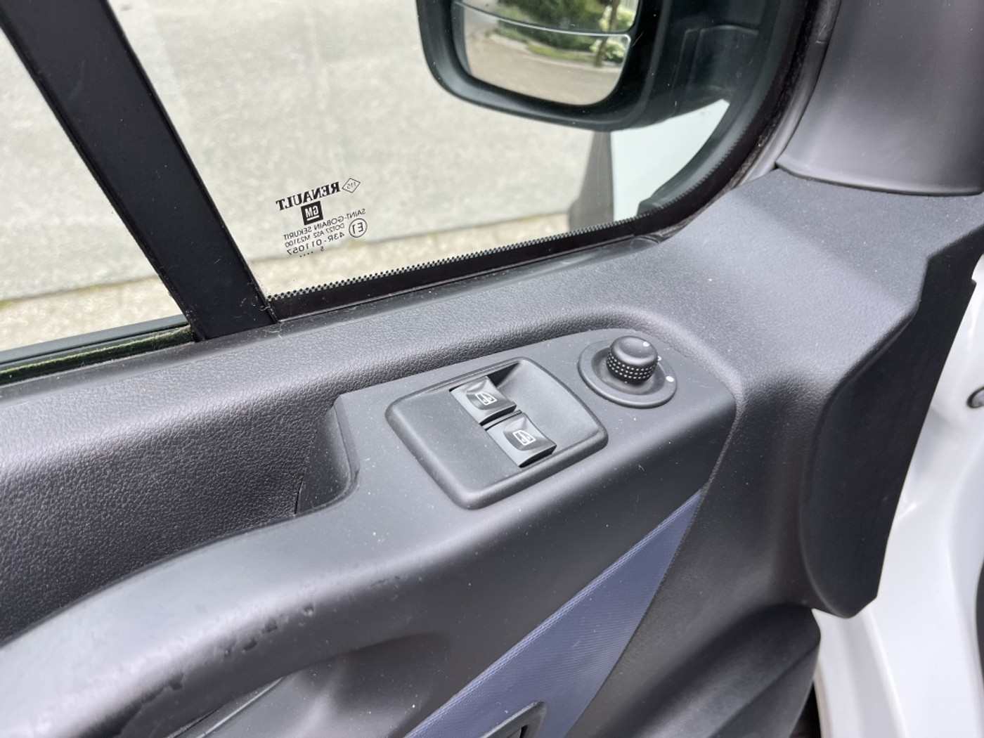 Foto van Opel Vivaro-b