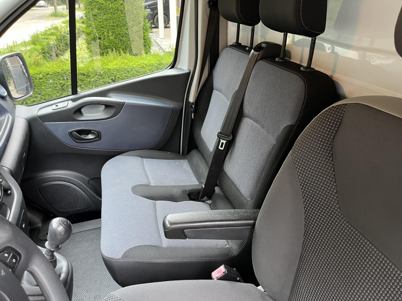 Foto van Opel Vivaro-b